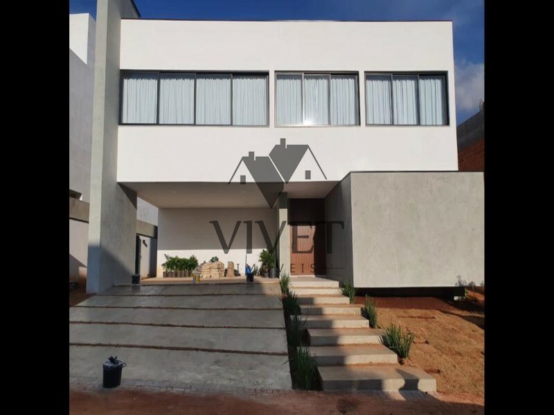 Casa de Condomínio à venda com 4 quartos, 320m² - Foto 1