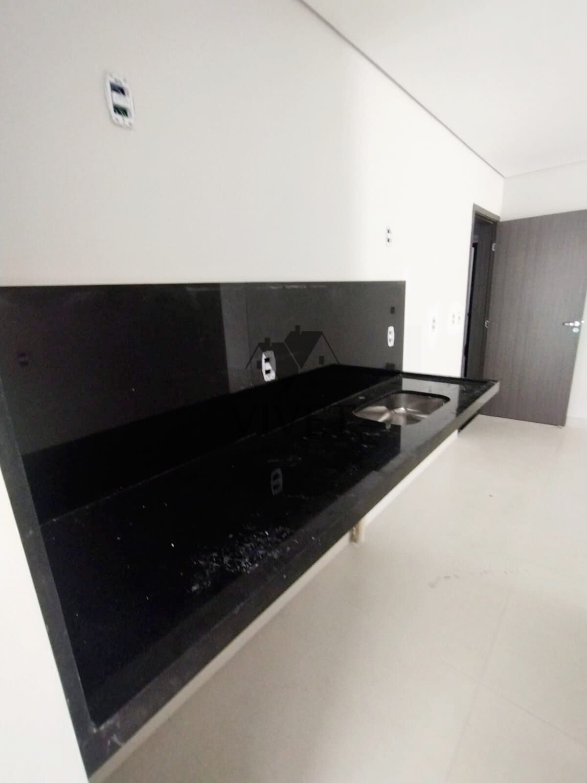 Apartamento à venda com 2 quartos, 70m² - Foto 4