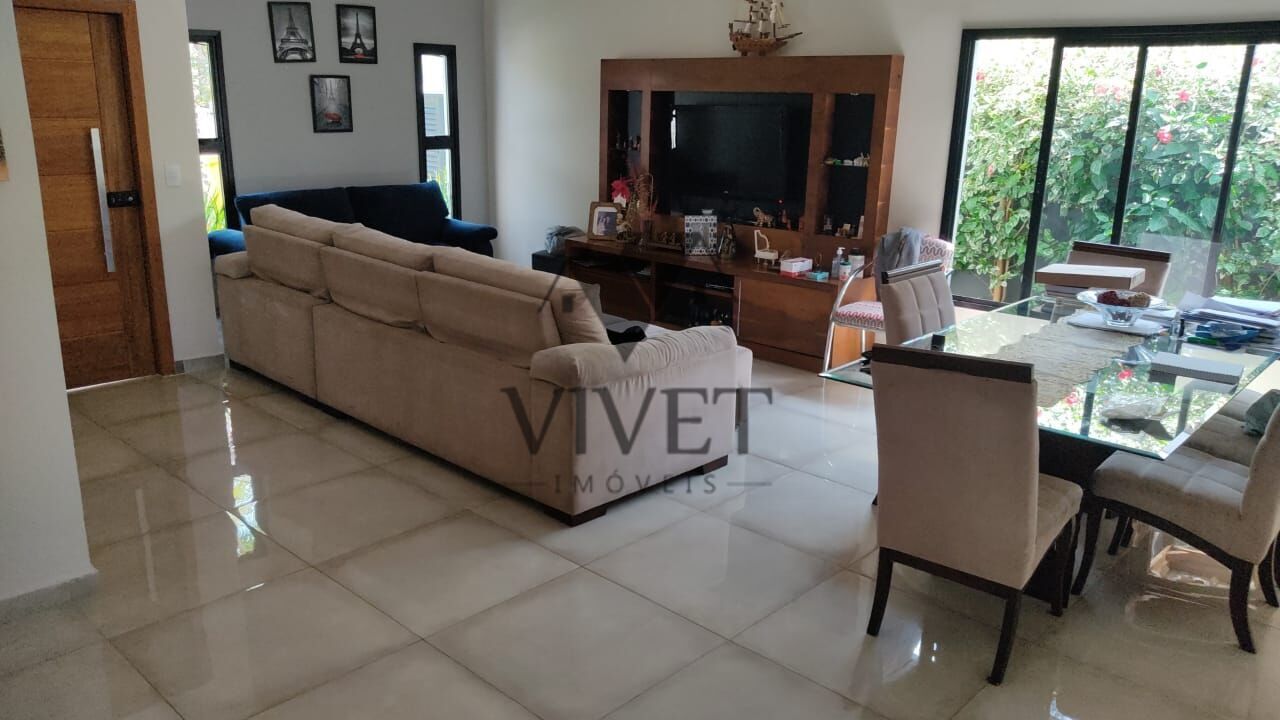Casa de Condomínio à venda com 3 quartos, 370m² - Foto 2