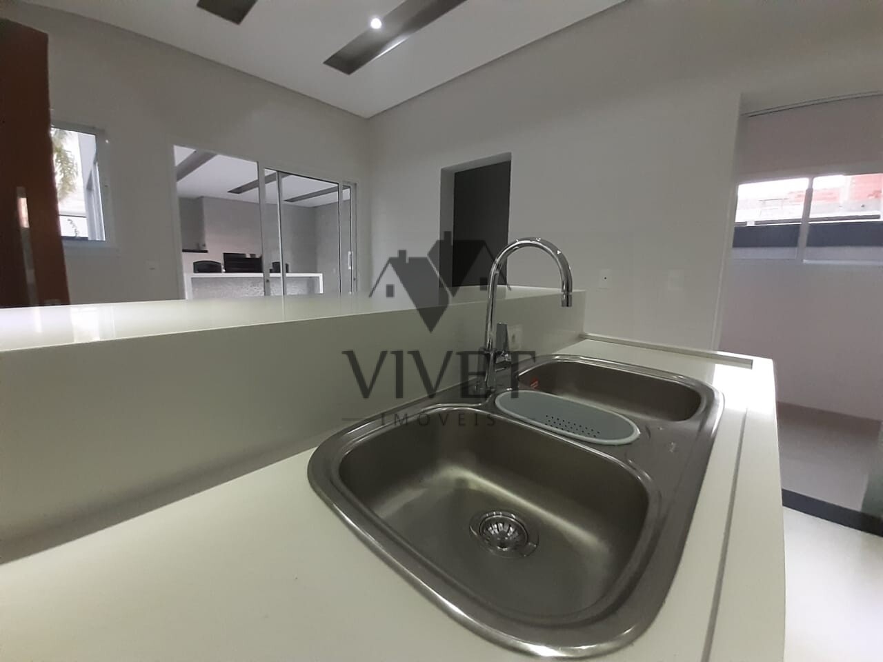 Casa de Condomínio à venda com 4 quartos, 400m² - Foto 13