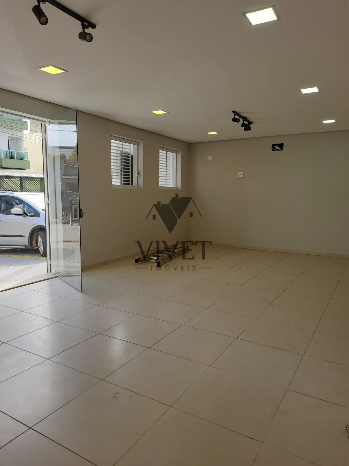 Casa à venda com 4 quartos, 187m² - Foto 2