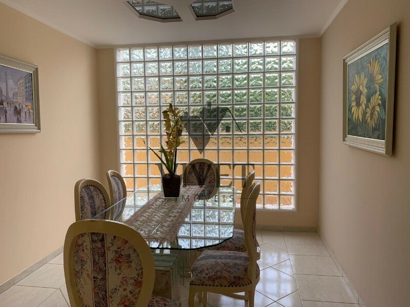 Casa à venda com 3 quartos, 300m² - Foto 8