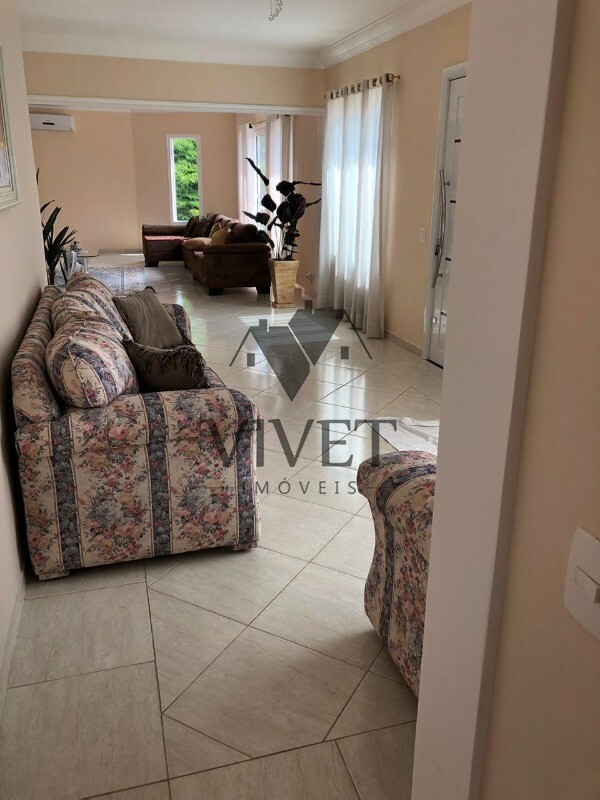 Casa à venda com 3 quartos, 300m² - Foto 7