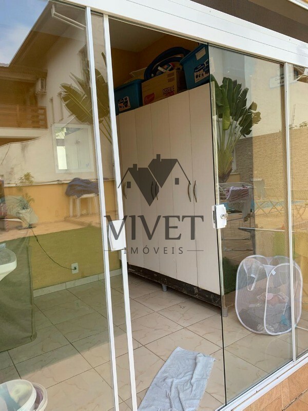 Casa à venda com 3 quartos, 300m² - Foto 25