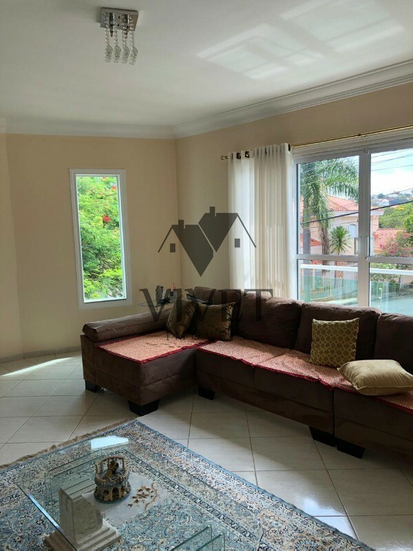 Casa à venda com 3 quartos, 300m² - Foto 4