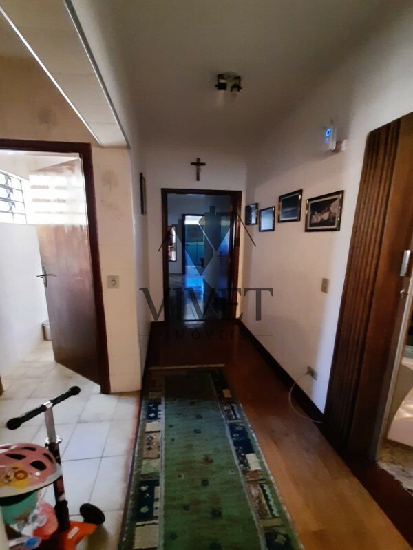 Casa à venda com 3 quartos, 260m² - Foto 8