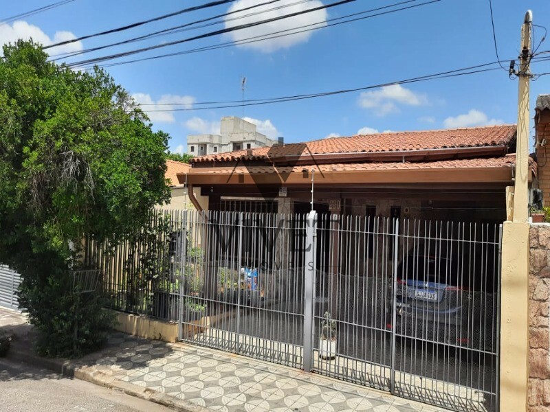 Casa à venda com 3 quartos, 260m² - Foto 1