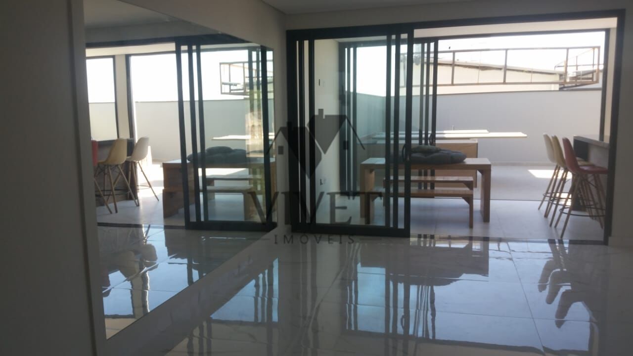 Casa de Condomínio à venda com 3 quartos, 260m² - Foto 2