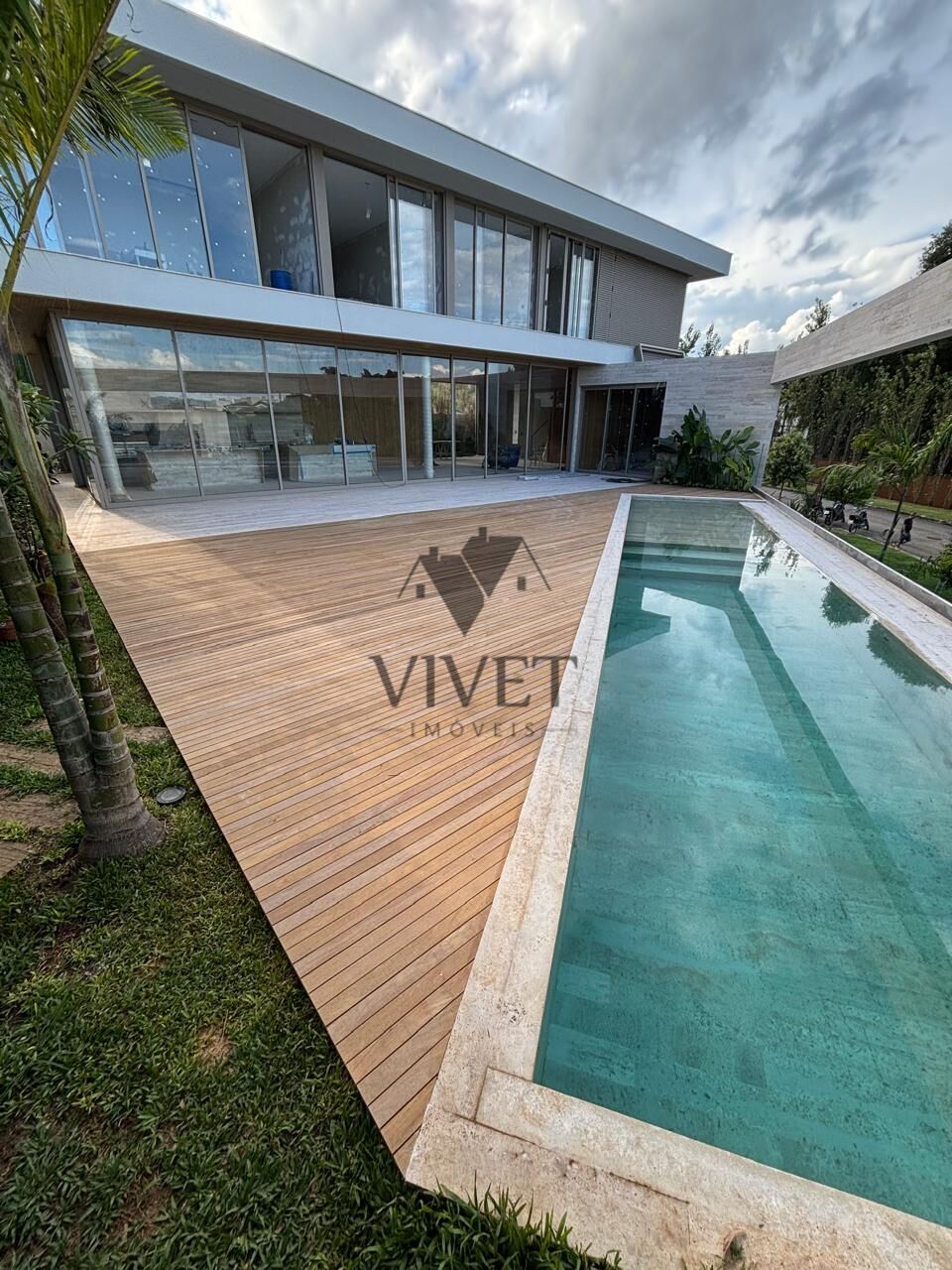 Casa de Condomínio à venda com 4 quartos, 677m² - Foto 4