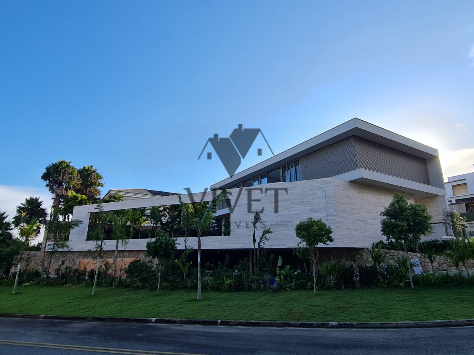 Casa de Condomínio à venda com 4 quartos, 677m² - Foto 1