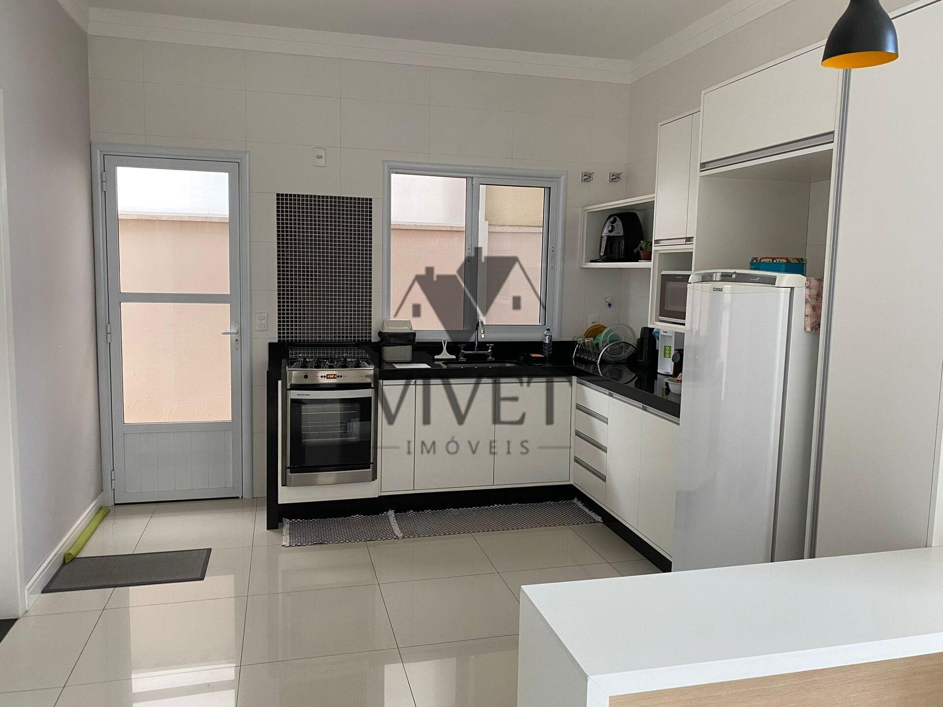 Casa de Condomínio à venda com 3 quartos, 161m² - Foto 4
