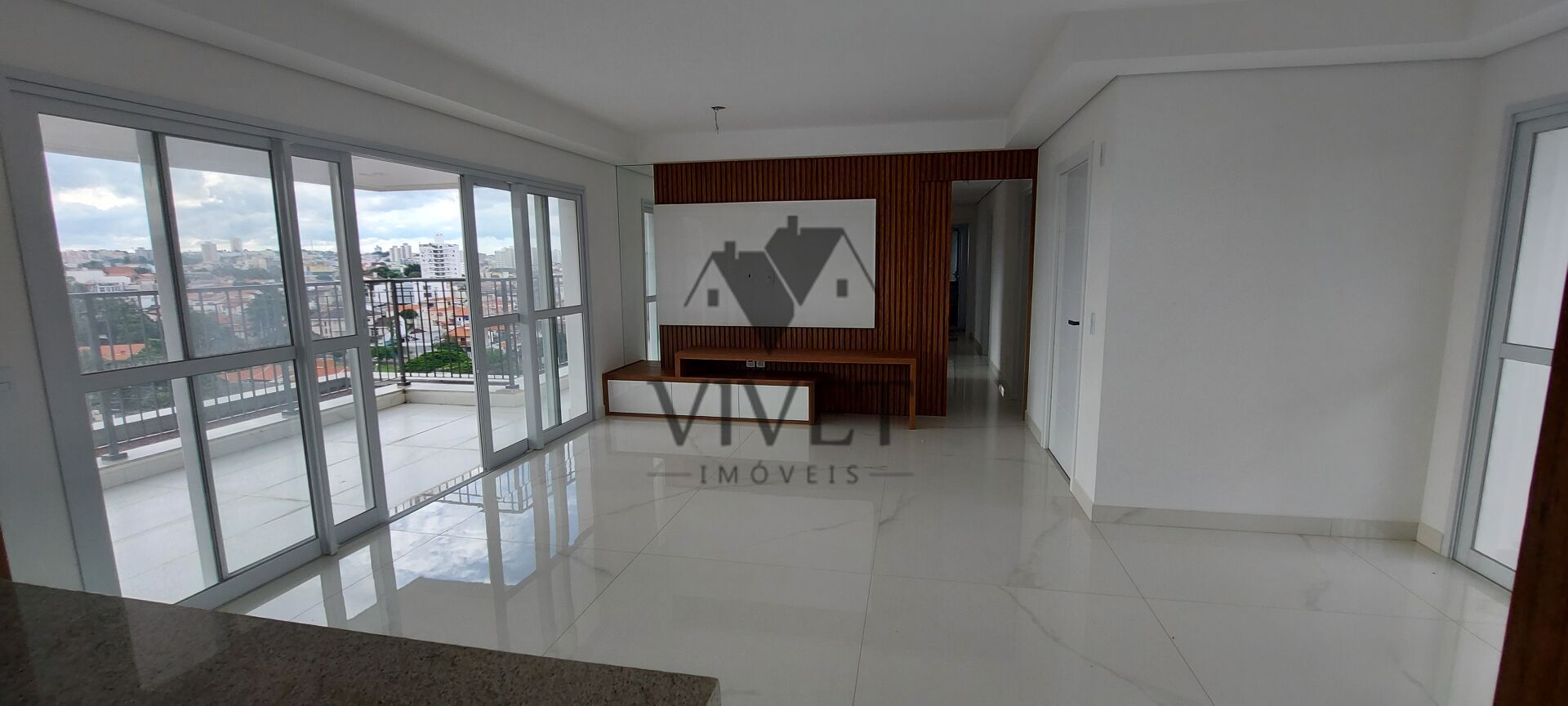 Apartamento à venda com 3 quartos, 166m² - Foto 2