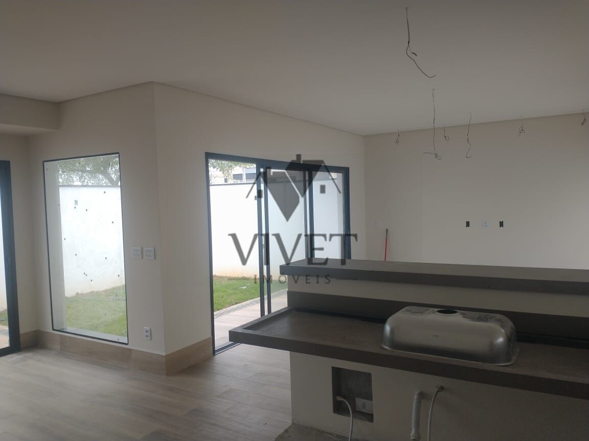 Casa de Condomínio à venda com 3 quartos, 168m² - Foto 3