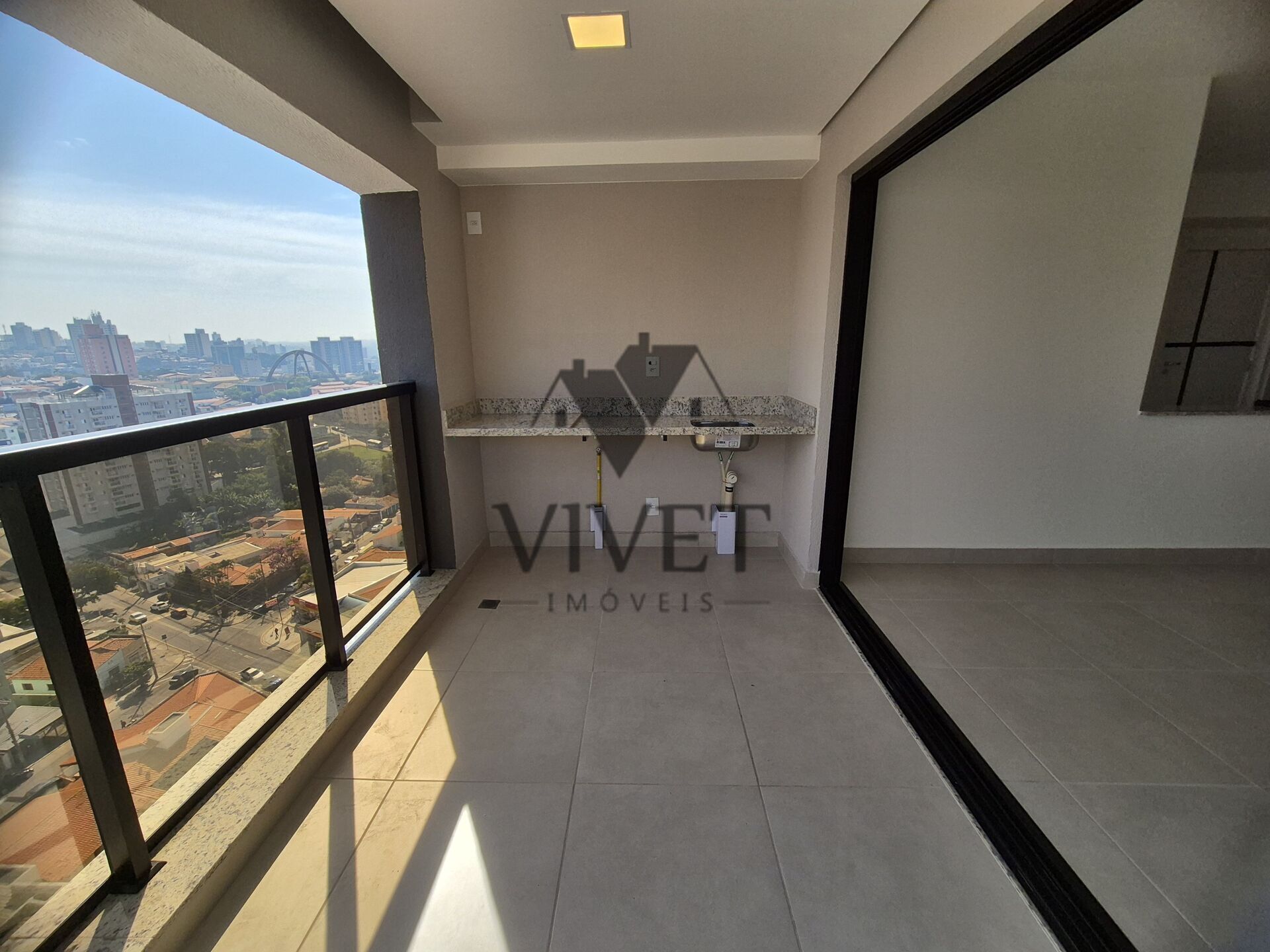 Apartamento à venda com 3 quartos, 107m² - Foto 2