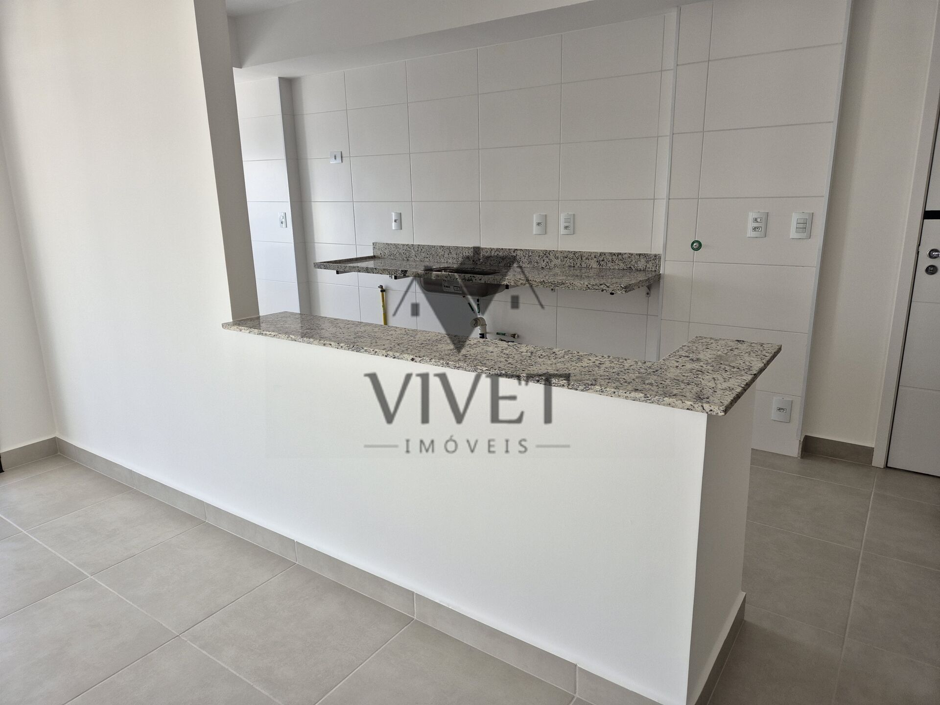 Apartamento à venda com 3 quartos, 107m² - Foto 4