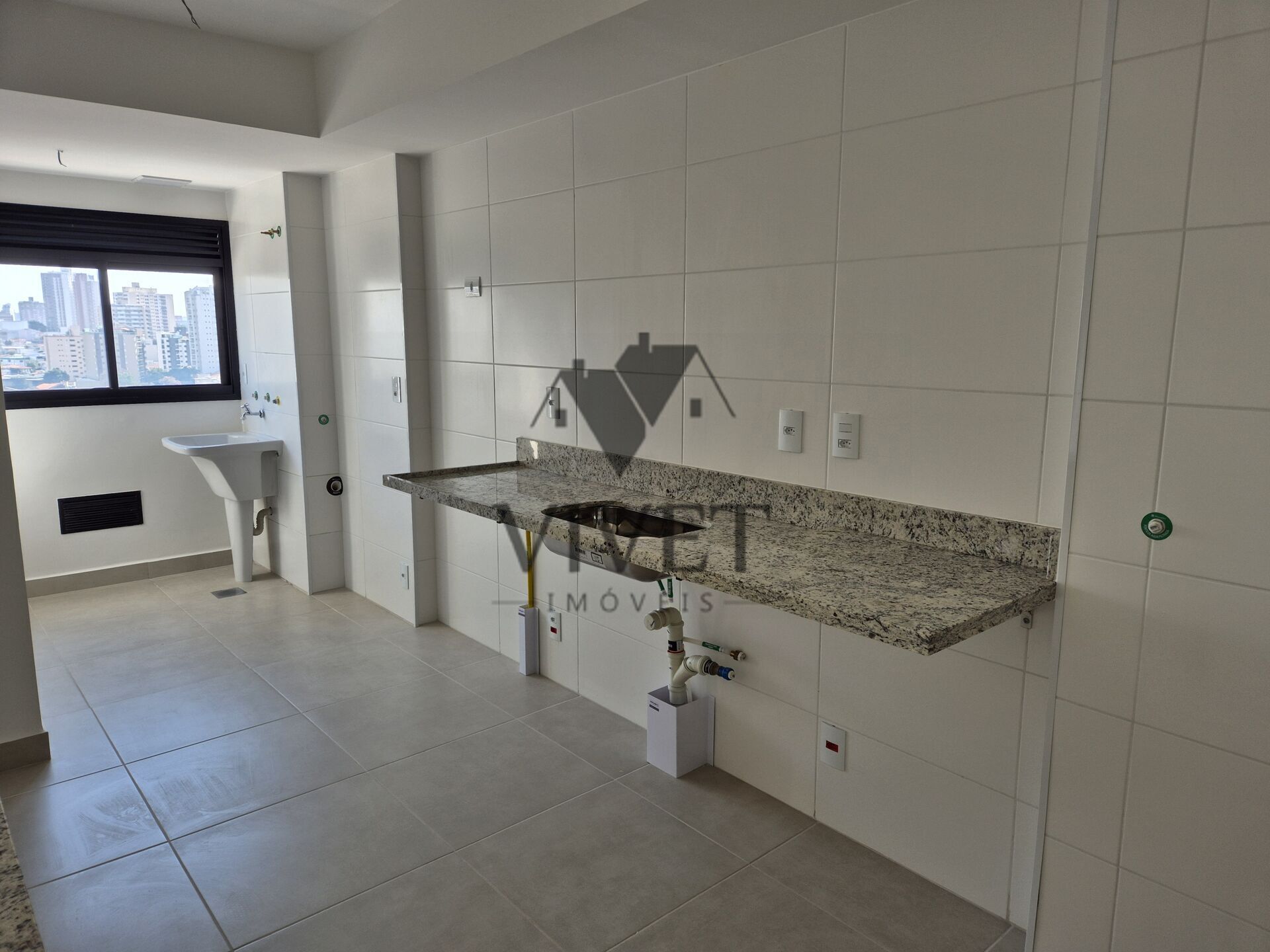 Apartamento à venda com 3 quartos, 107m² - Foto 3