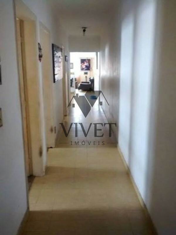 Casa à venda com 3 quartos, 237m² - Foto 4