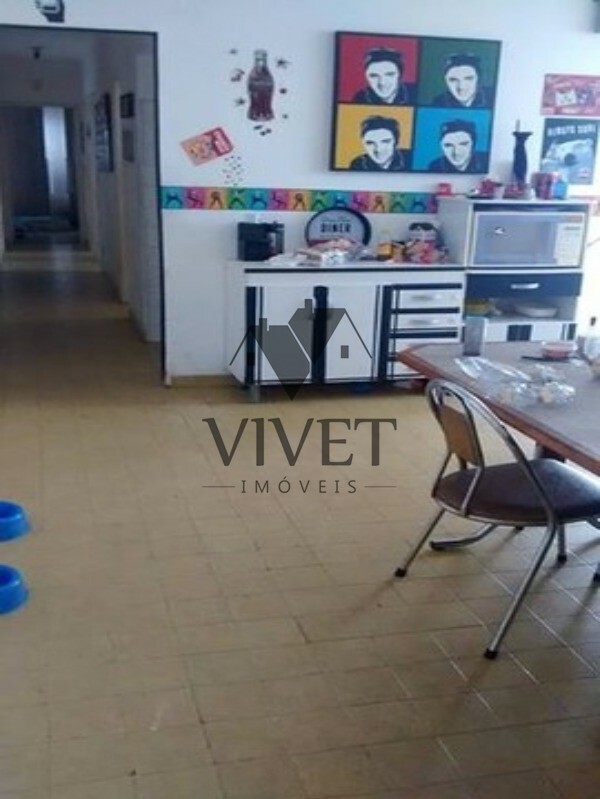 Casa à venda com 3 quartos, 237m² - Foto 3