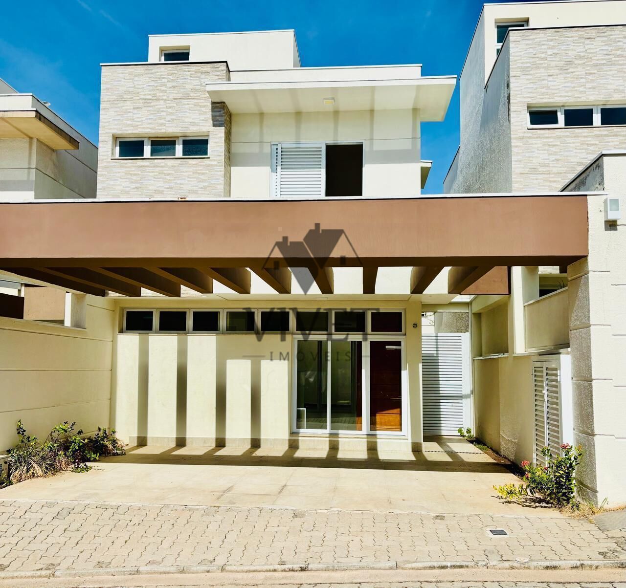 Casa de Condomínio à venda com 3 quartos, 130m² - Foto 1