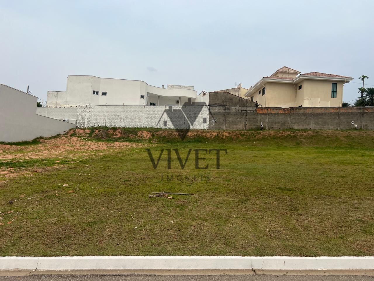 Terreno à venda, 380m² - Foto 1