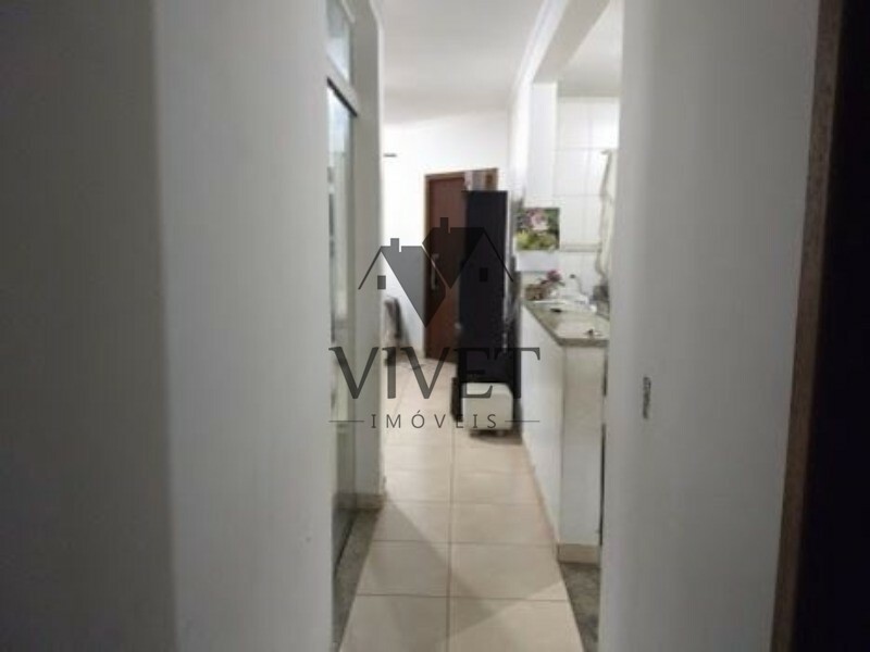 Casa à venda com 3 quartos, 90m² - Foto 4