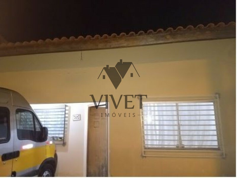 Casa à venda com 3 quartos, 90m² - Foto 1