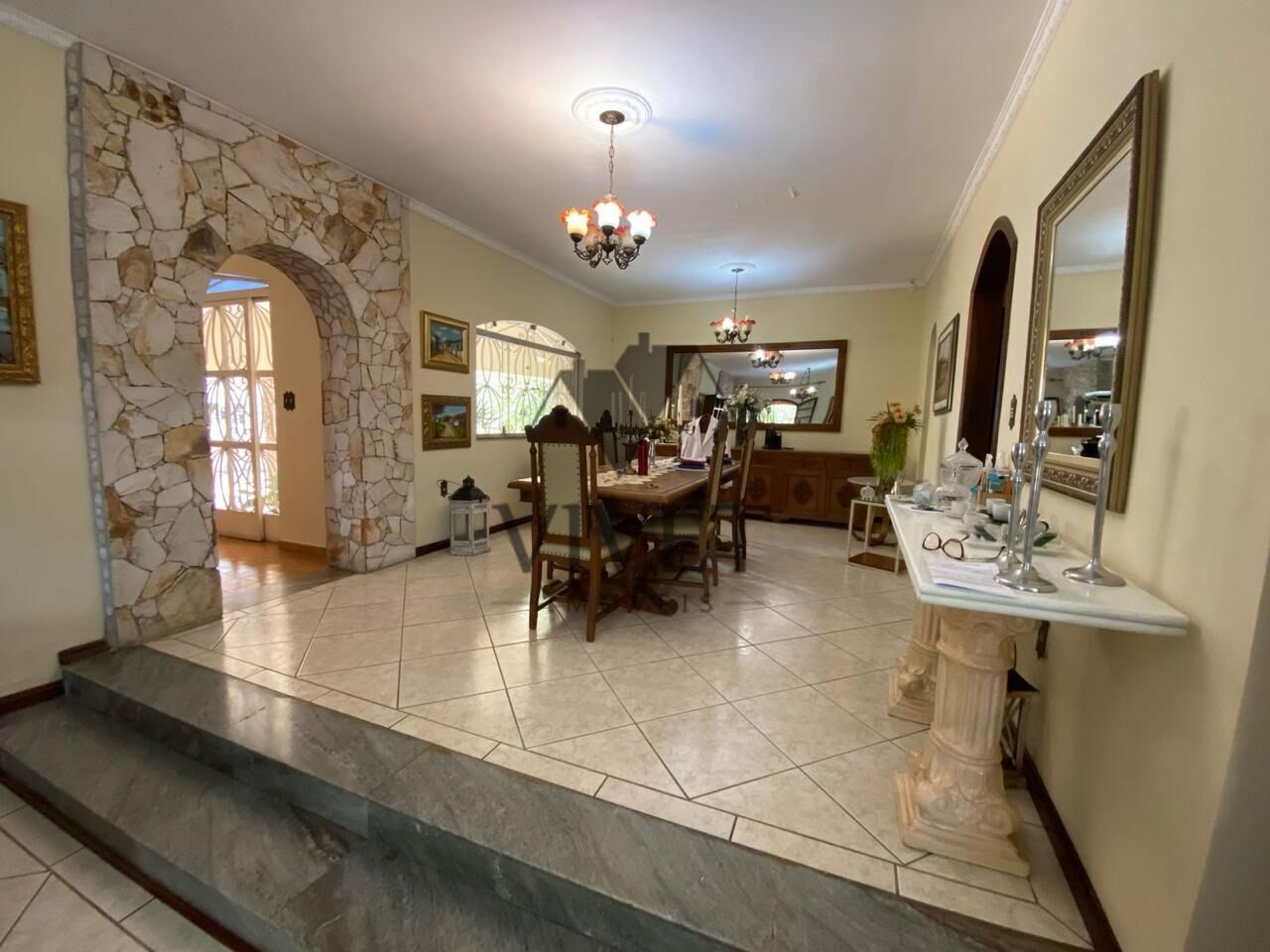 Casa à venda com 4 quartos, 370m² - Foto 12