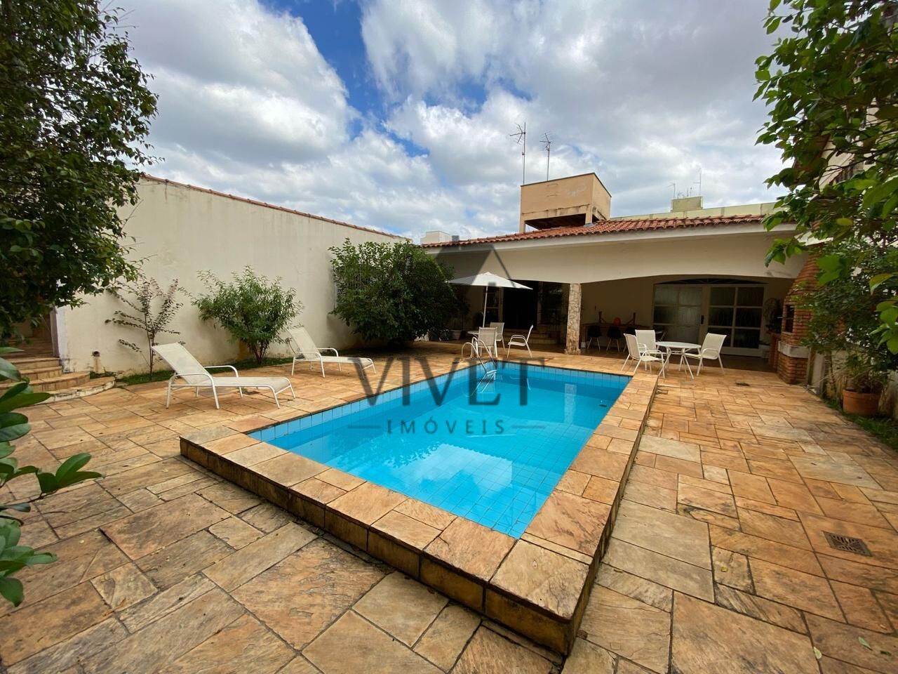 Casa à venda com 4 quartos, 370m² - Foto 24