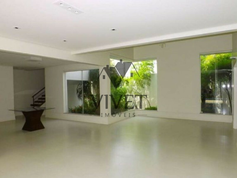 Casa de Condomínio à venda com 4 quartos, 500m² - Foto 2