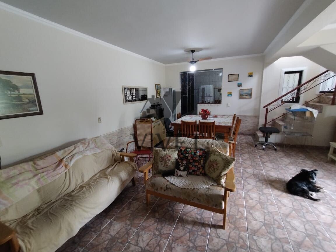 Casa de Condomínio à venda com 3 quartos, 230m² - Foto 3