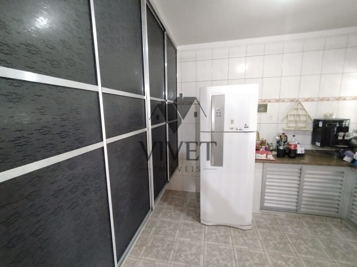 Casa de Condomínio à venda com 3 quartos, 230m² - Foto 5