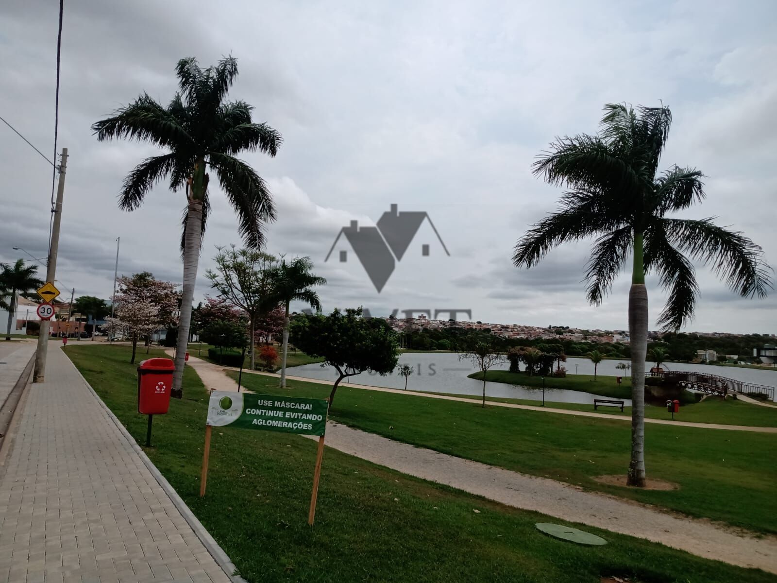 Casa de Condomínio à venda com 3 quartos, 260m² - Foto 24