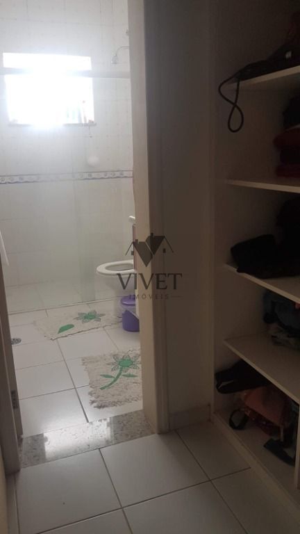 Casa de Condomínio à venda com 4 quartos, 300m² - Foto 9