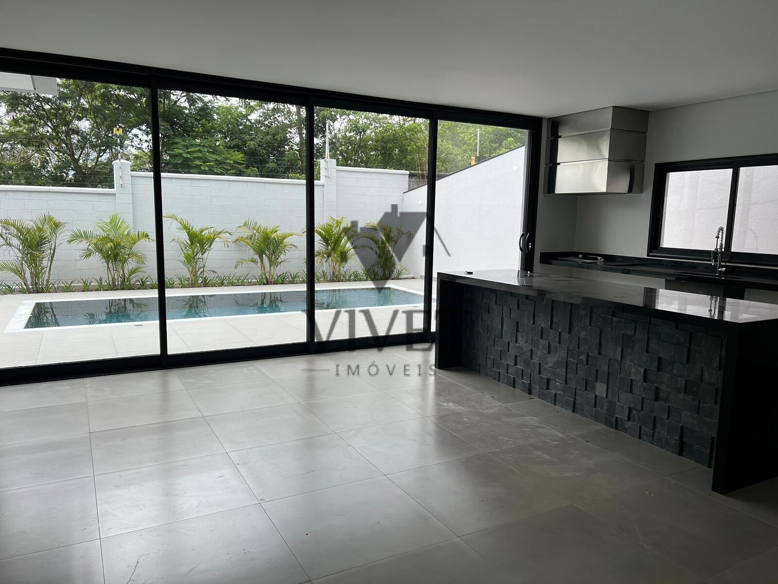 Casa de Condomínio à venda com 3 quartos, 300m² - Foto 4