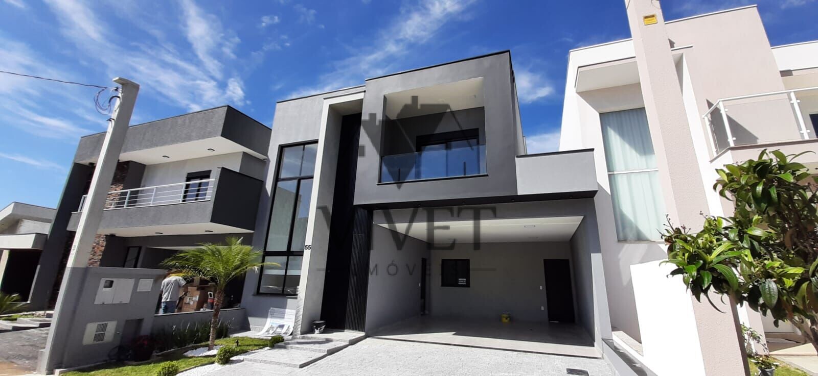 Casa de Condomínio à venda com 3 quartos, 250m² - Foto 1