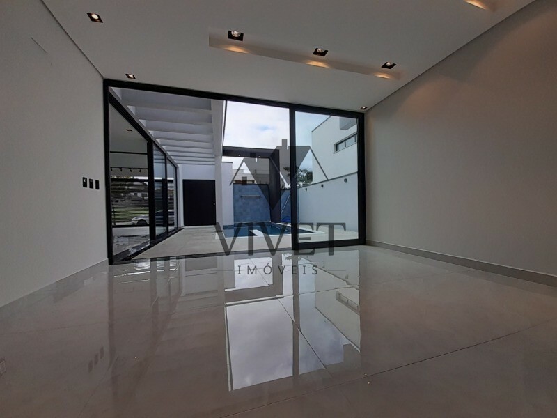 Casa de Condomínio à venda com 4 quartos, 370m² - Foto 2