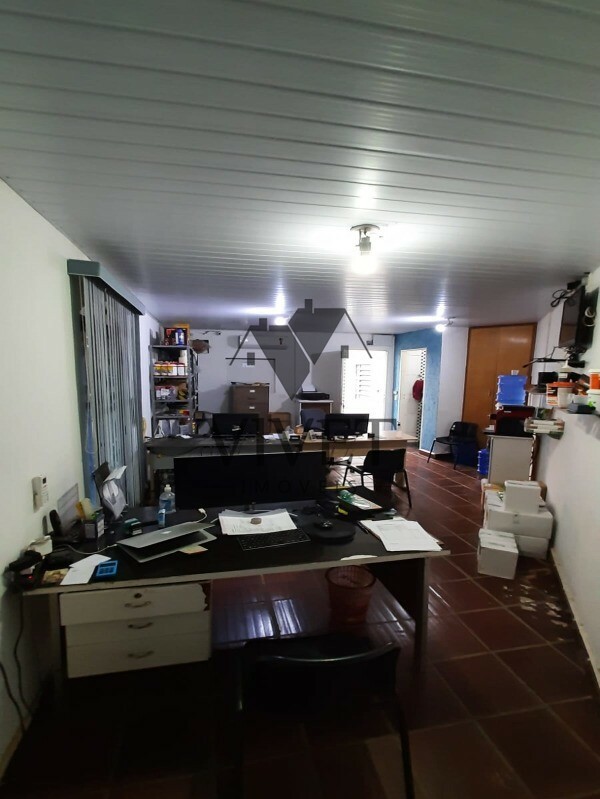 Casa à venda com 3 quartos, 400m² - Foto 4