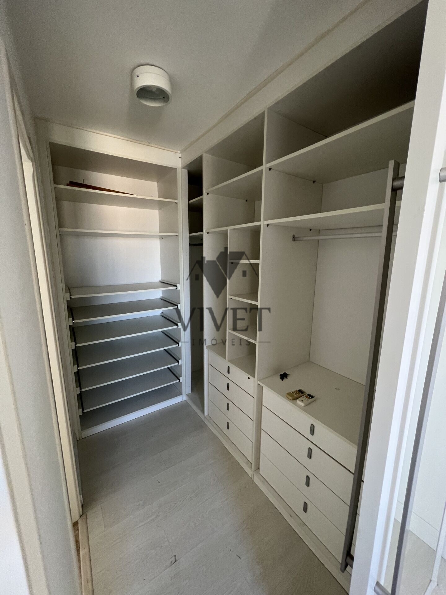 Apartamento à venda com 3 quartos, 244m² - Foto 12