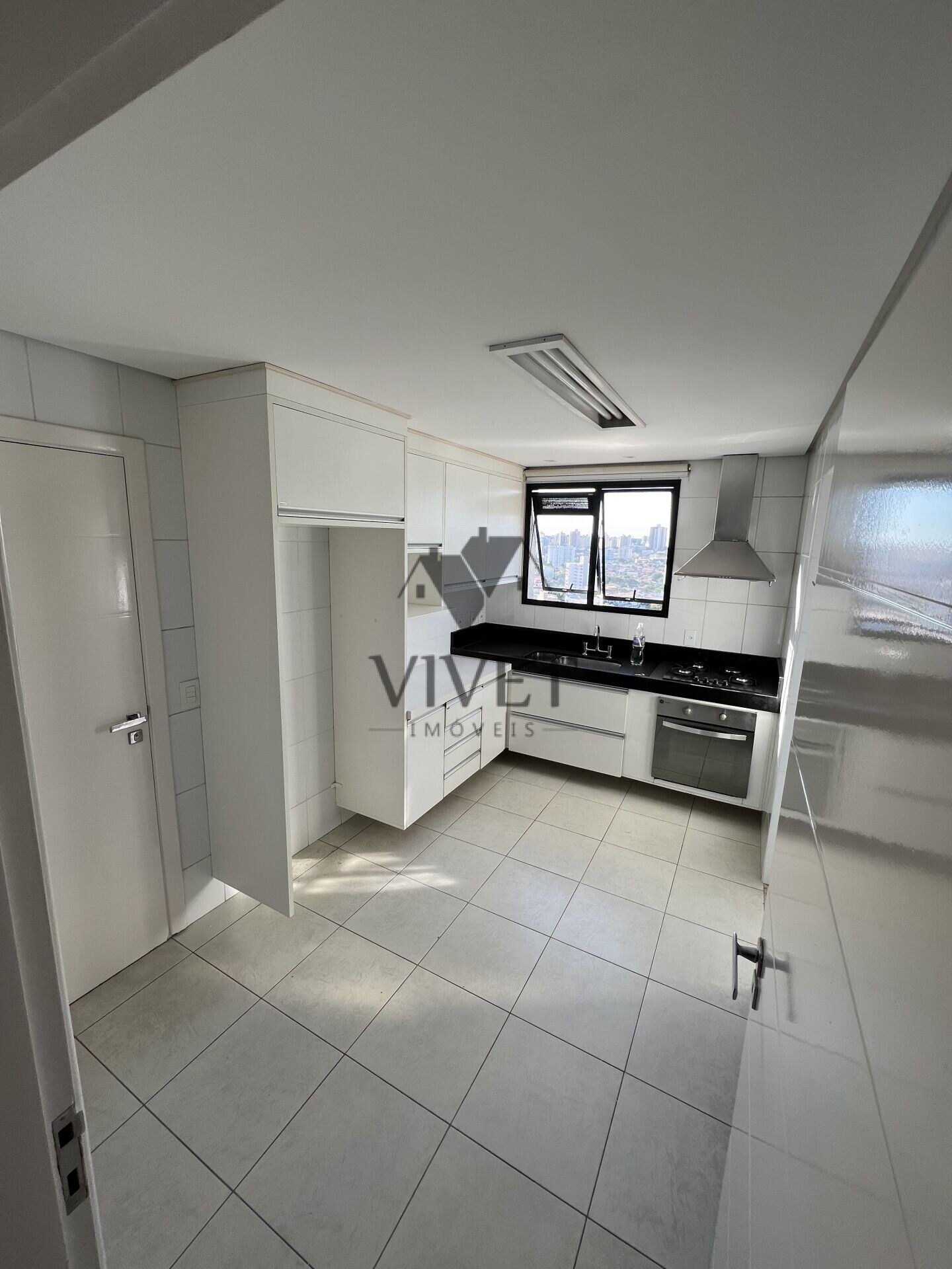 Apartamento à venda com 3 quartos, 244m² - Foto 5