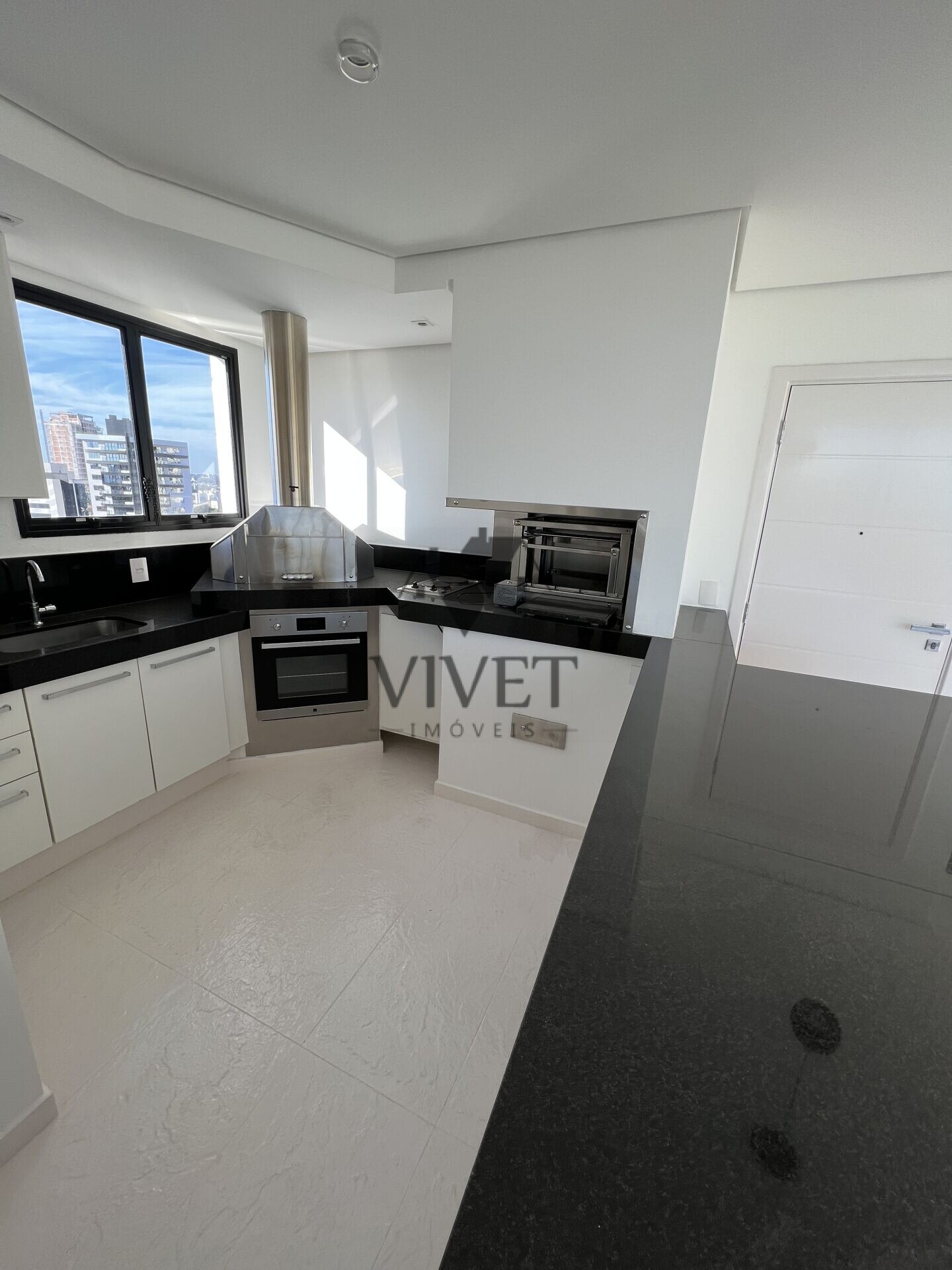 Apartamento à venda com 3 quartos, 244m² - Foto 10