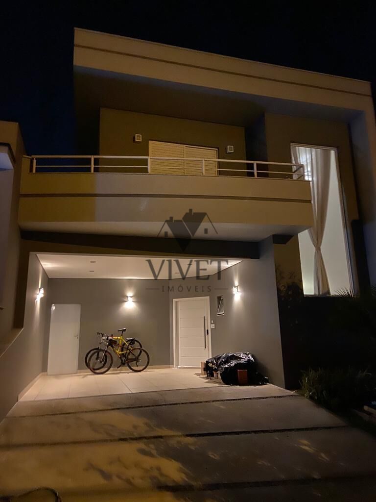 Casa de Condomínio à venda com 3 quartos, 276m² - Foto 1