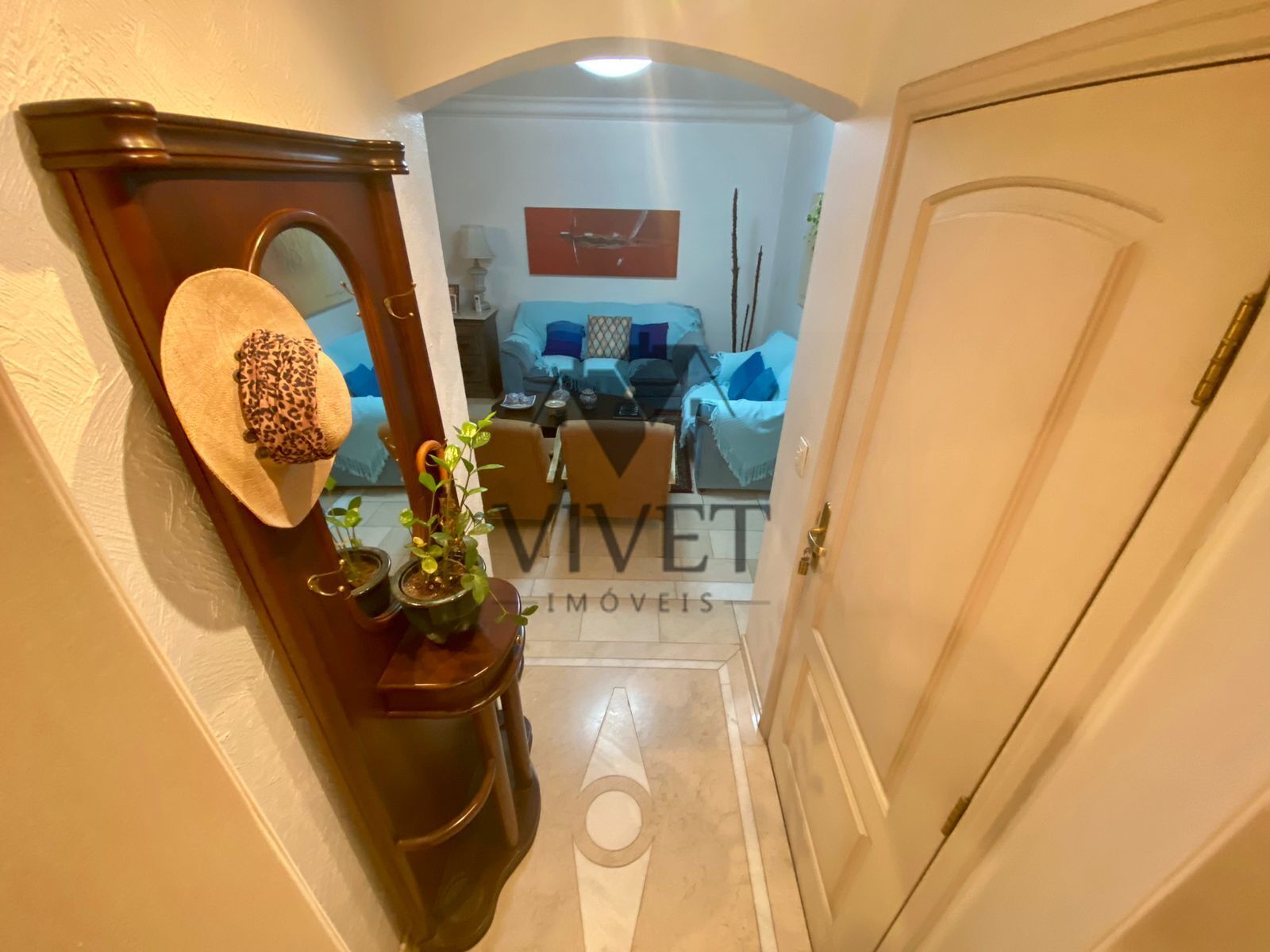 Apartamento à venda com 3 quartos, 133m² - Foto 1