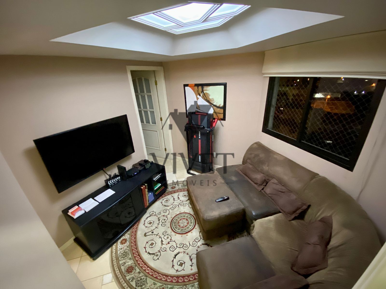 Apartamento à venda com 3 quartos, 133m² - Foto 2