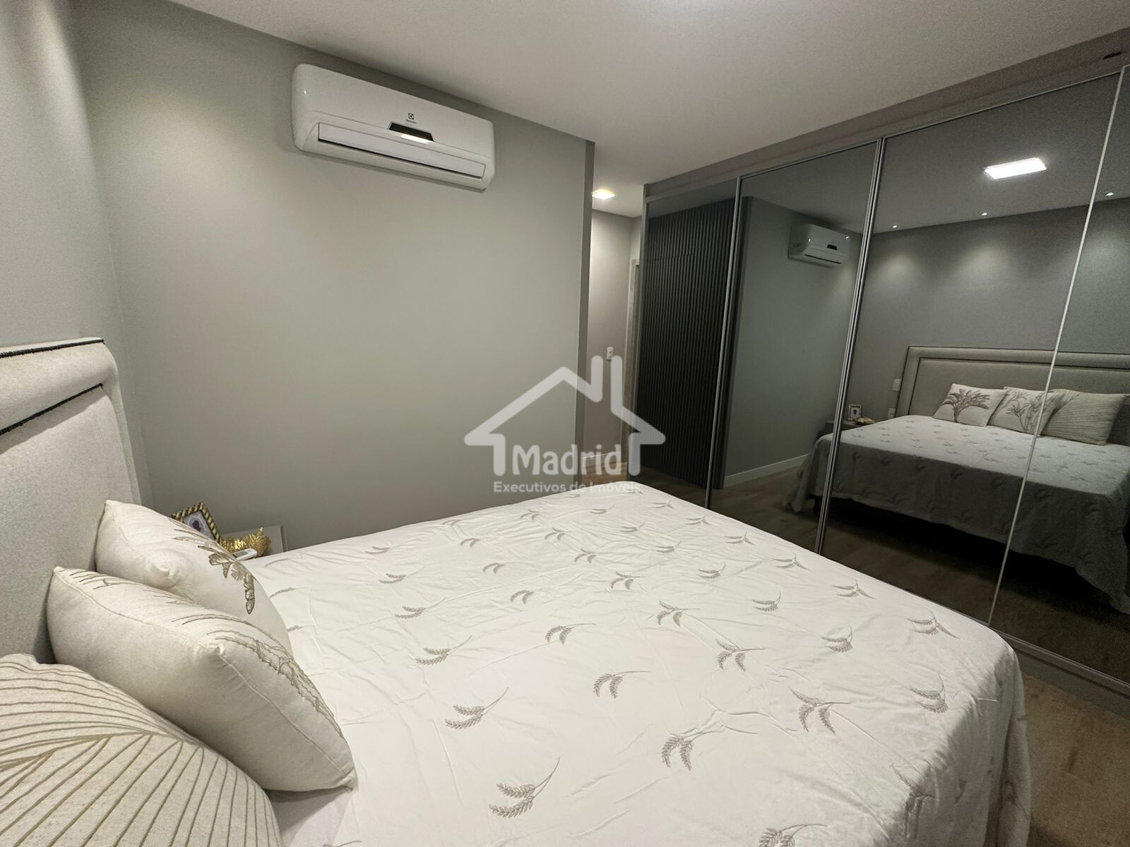 Apartamento à venda com 2 quartos, 69m² - Foto 14