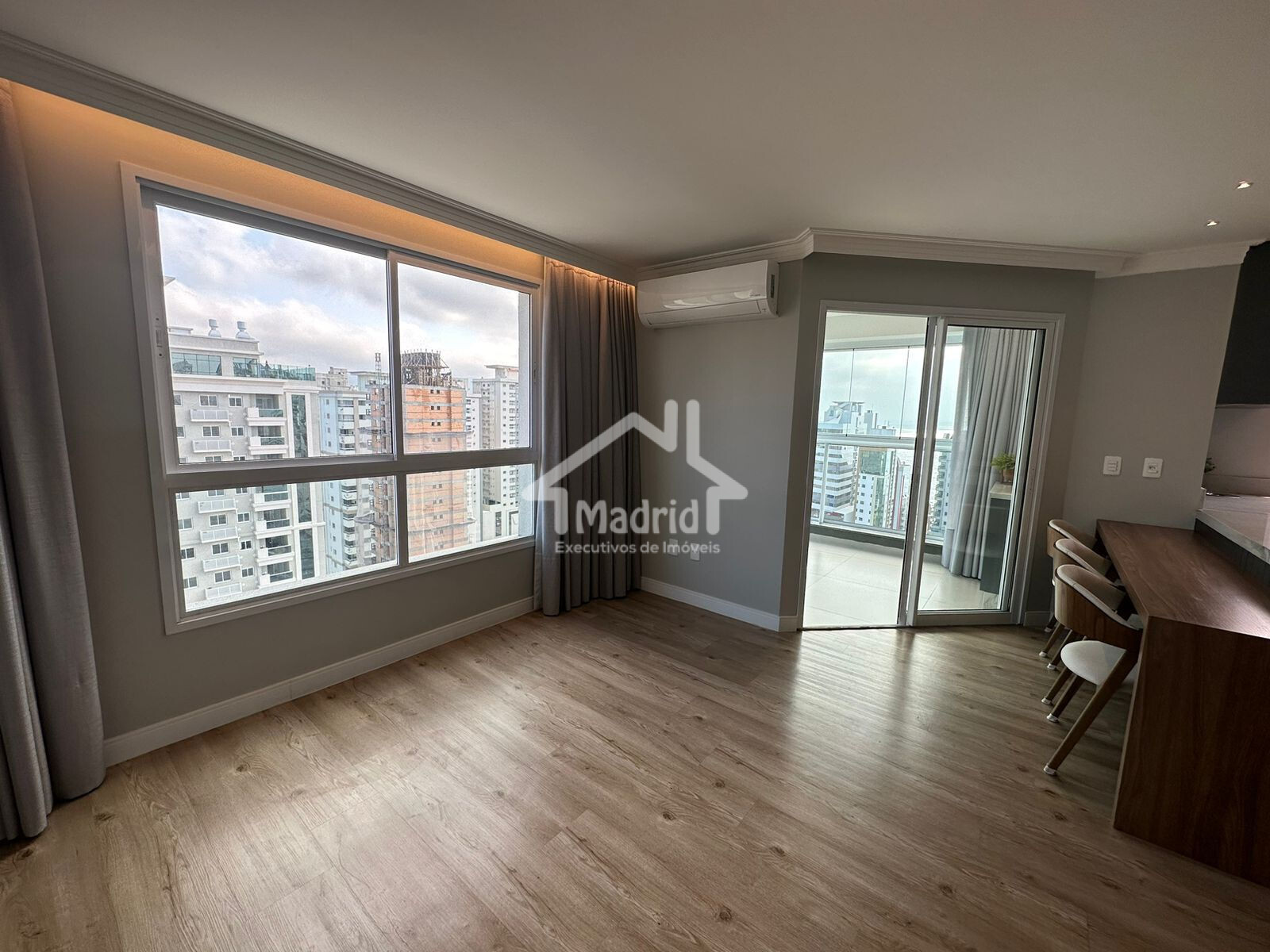 Apartamento à venda com 2 quartos, 69m² - Foto 5