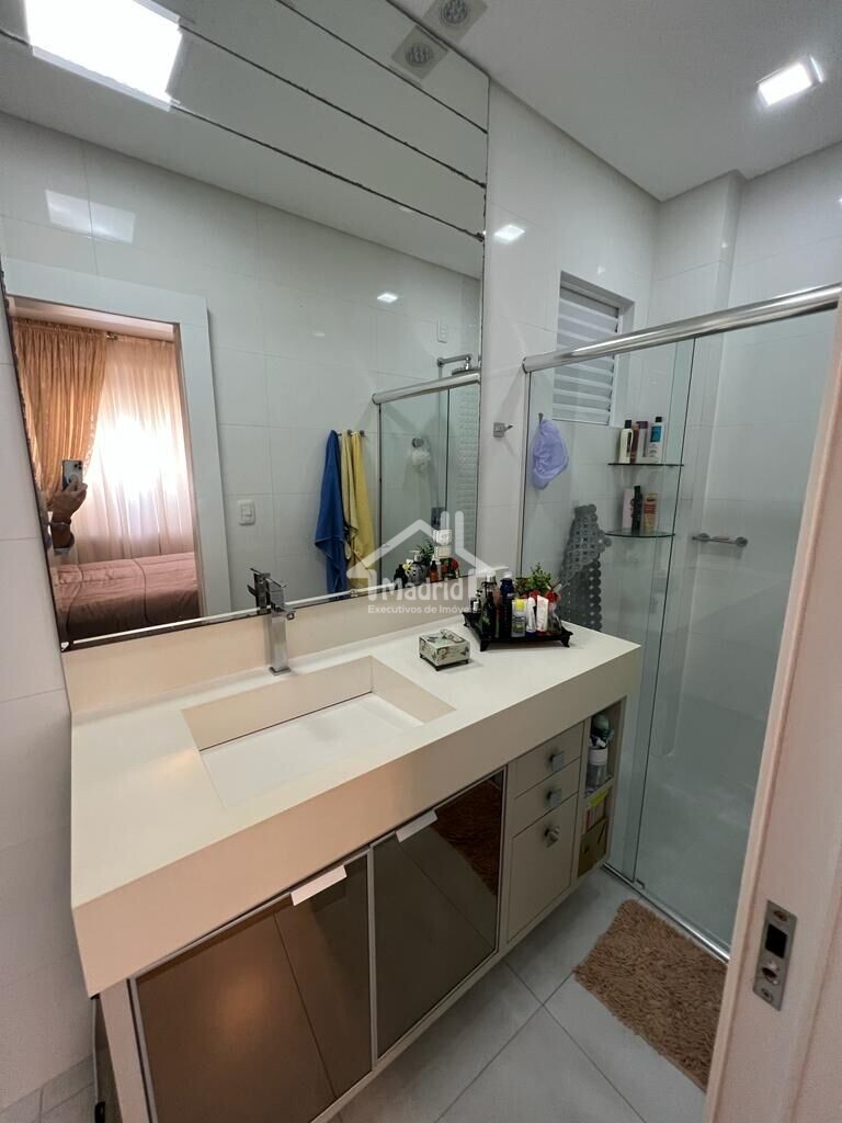 Apartamento à venda com 4 quartos, 222m² - Foto 19