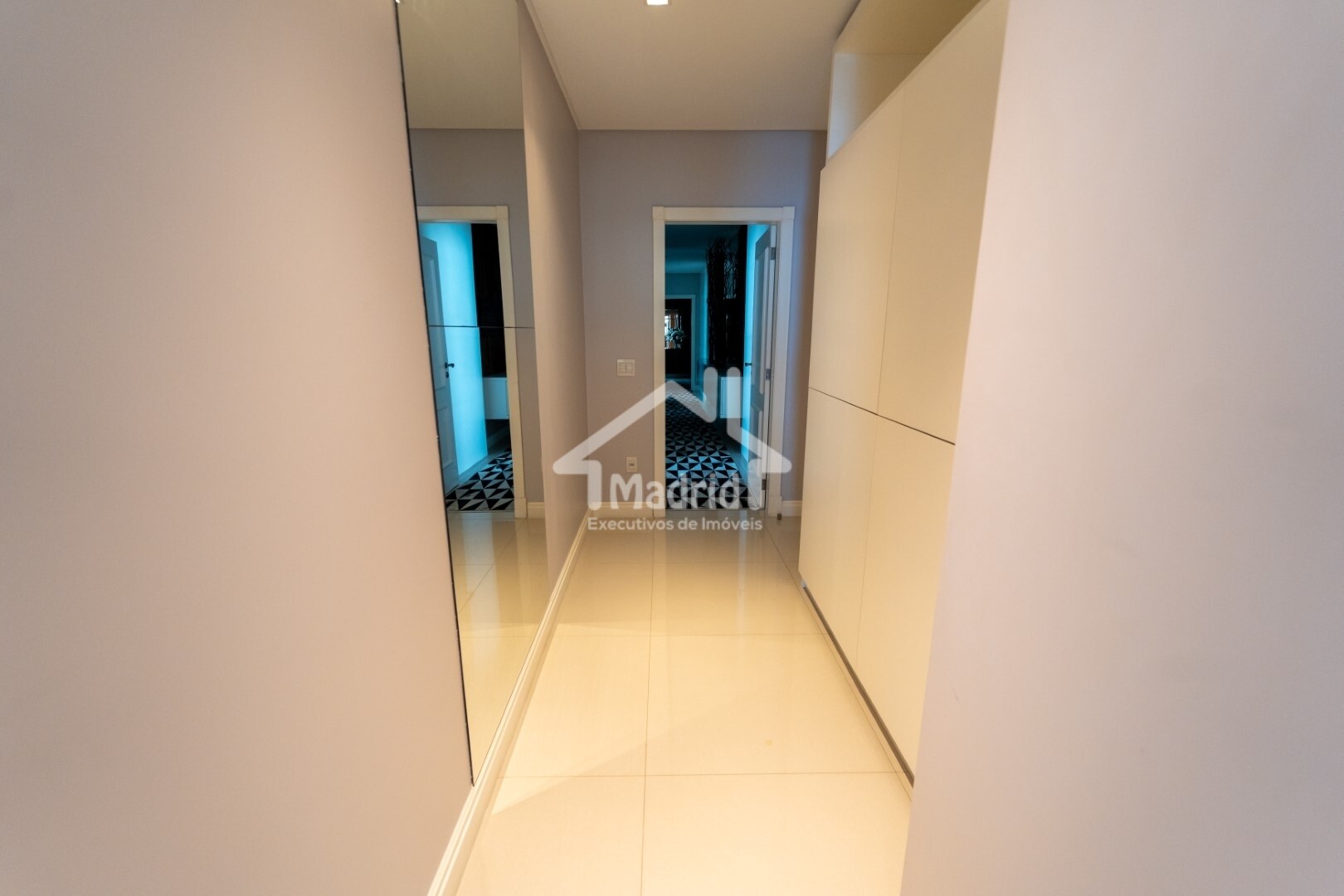 Apartamento à venda com 4 quartos, 270m² - Foto 37