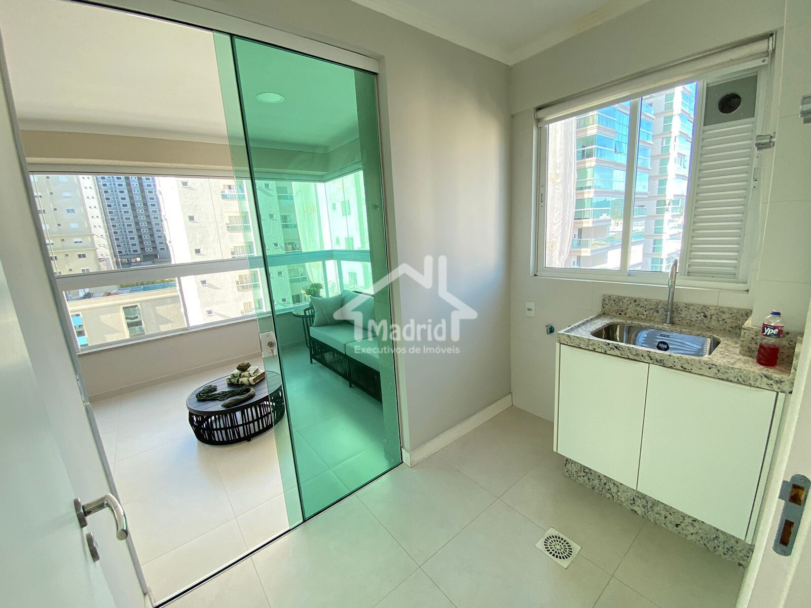 Apartamento à venda com 4 quartos, 175m² - Foto 12