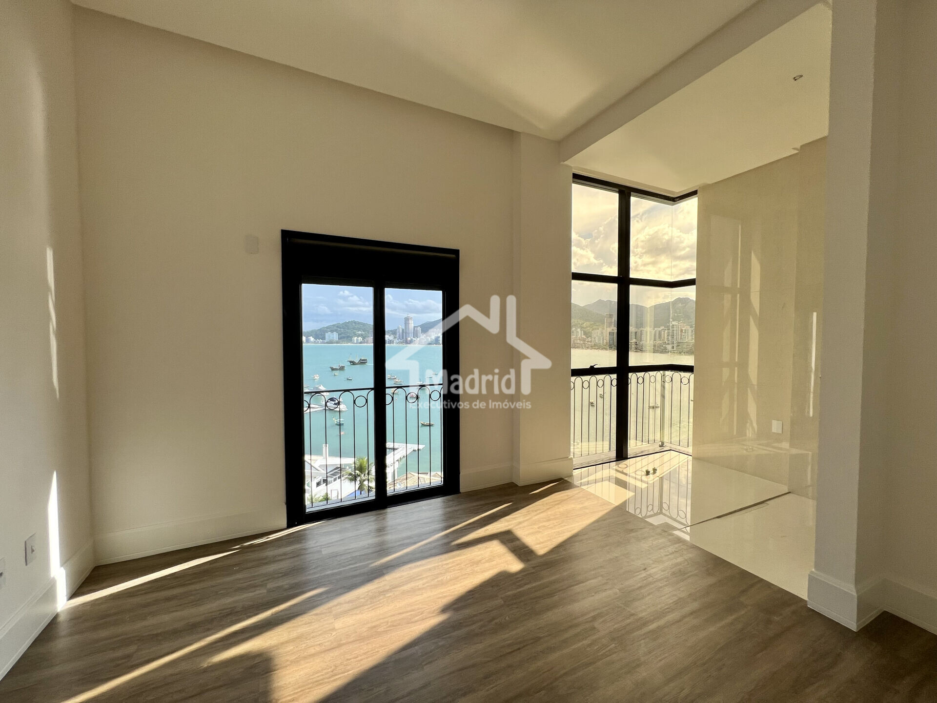 Apartamento à venda com 4 quartos, 168m² - Foto 6