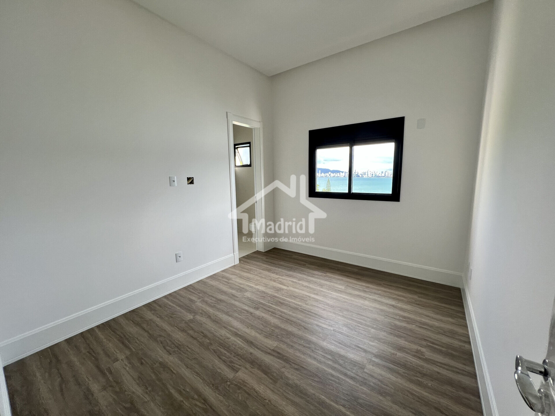 Apartamento à venda com 4 quartos, 168m² - Foto 10